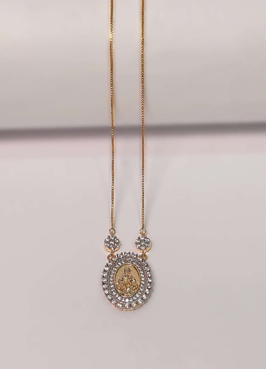 Graceful Pendant Necklace